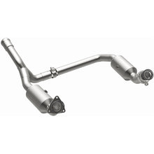 Load image into Gallery viewer, MagnaFlow 19-20 GMC Sierra 1500 Single Underbody 4.3L/5.3L Direct Fit Catalytic Converter