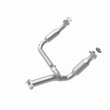 Load image into Gallery viewer, MagnaFlow 07-08 Chevrolet Tahoe 5.3L Direct Fit Converter