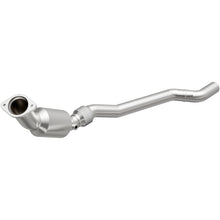 Load image into Gallery viewer, MagnaFlow Direct Fit Catalytic Converter 06-14 Chrysler 300 5.7L
