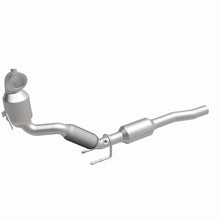 Load image into Gallery viewer, MagnaFlow 16-18 Volkswagen Jetta L4 OEM Underbody Single Direct Fit Converter