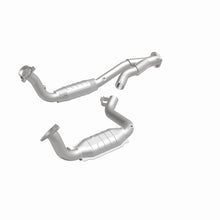 Load image into Gallery viewer, MagnaFlow 2003 Chevrolet SSR 5.3L Direct Fit Converter