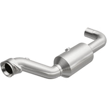 Load image into Gallery viewer, MagnaFlow 18-21 Ford Expedition Left Underbody 3.5L Direct Fit Catalytic Converter