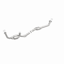 Load image into Gallery viewer, MagnaFlow 98-00 Sienna V6 3 OEM Underbody Direct Fit Converter