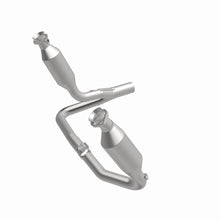 Load image into Gallery viewer, MagnaFlow 2004 Dodge Dakota 3.7L Direct Fit Catalytic Converter