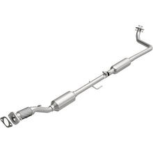 Load image into Gallery viewer, MagnaFlow Direct Fit Catalytic Converter OEM 18-21 Nissan Kicks 1.6L Single Underbody