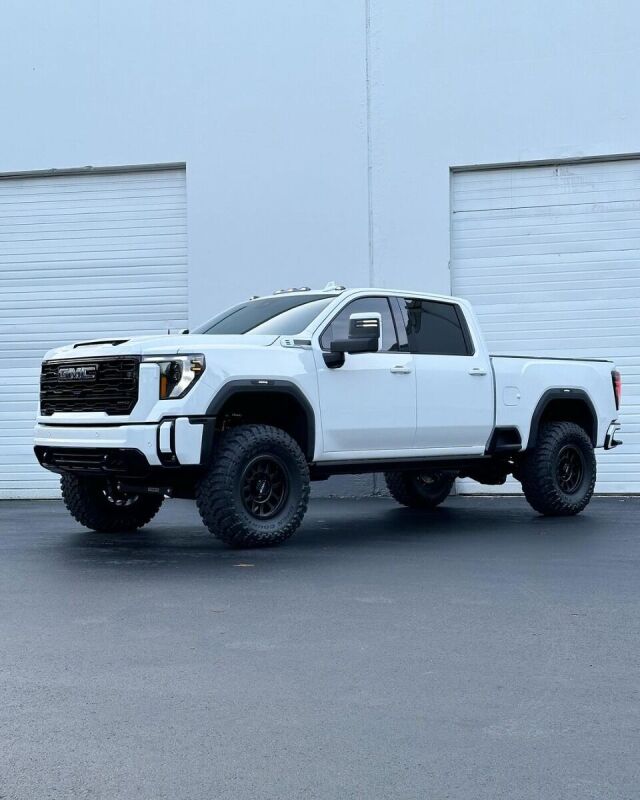 Cognito 20-26 Chevy/GMC Silverado/Sierra 2500/3500 HD 2WD/4WD 4in Perf Lift Kit w/ Fox PSRR 2.0 110-P1385