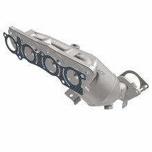 Load image into Gallery viewer, MagnaFlow Direct Fit Catalytic Converter 20-21 Nissan Kicks 1.6L Single Manifold