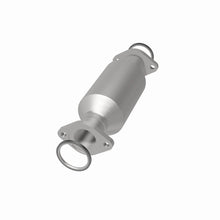 Load image into Gallery viewer, MagnaFlow 95-99 Toyota Tacoma / 1997 Geo Prizm Direct-fit Catalytic Converter