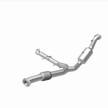 Load image into Gallery viewer, MagnaFlow 18-21 Ford Expedition Right Underbody 3.5L Direct Fit Catalytic Converter
