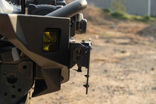Load image into Gallery viewer, DV8 Offroad Universal Quick Release D-Ring License Plate Mount