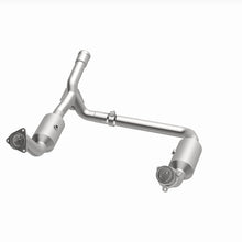 Load image into Gallery viewer, MagnaFlow 19-20 GMC Sierra 1500 Single Underbody 4.3L/5.3L Direct Fit Catalytic Converter