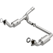 Load image into Gallery viewer, MagnaFlow 19-20 GMC Sierra 1500 Single Underbody 4.3L/5.3L Direct Fit Catalytic Converter