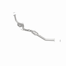 Load image into Gallery viewer, MagnaFlow 98-00 Sienna V6 3 OEM Underbody Direct Fit Converter