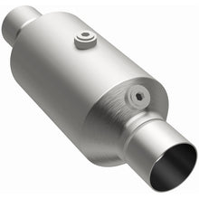 Load image into Gallery viewer, MagnaFlow 2.50 w/dual O2 5in. Spun Universal Converter