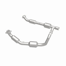 Load image into Gallery viewer, MagnaFlow 2006 Ford E-250 5.4L Direct Fit Converter