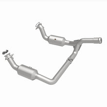 Load image into Gallery viewer, MagnaFlow 19-20 GMC Sierra 1500 Single Underbody 4.3L/5.3L Direct Fit Catalytic Converter
