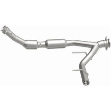Load image into Gallery viewer, MagnaFlow 03-04 Ford Expedition 5.4L Direct Fit Converter