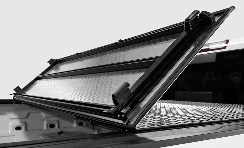 Access LOMAX 2024 Toyota Tacoma 5ft Bed Folding Hard Cover - Carbon Fiber