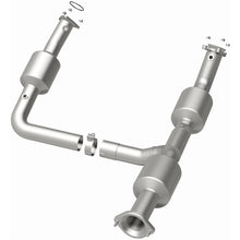 Load image into Gallery viewer, MagnaFlow 18-20 Chevrolet Express 2500 Single Underbody 4.3L Direct Fit Catalytic Converter
