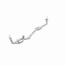 Load image into Gallery viewer, MagnaFlow 98-00 Sienna V6 3 OEM Underbody Direct Fit Converter