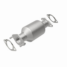 Load image into Gallery viewer, MagnaFlow 11-12 Sedona 3.5L Underbody Direct Fit Converter