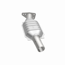 Load image into Gallery viewer, MagnaFlow 78-84 GM Passenger car CA Direct Fit Converter