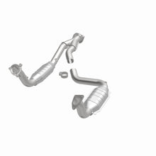 Load image into Gallery viewer, MagnaFlow 2003 Chevrolet SSR 5.3L Direct Fit Converter