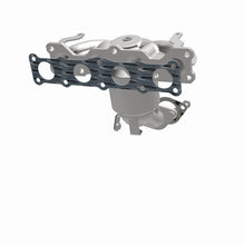 Load image into Gallery viewer, MagnaFlow Direct Fit Catalytic Converter 13-16 Hyundai Santa Fe Sport 2.4L Manifold