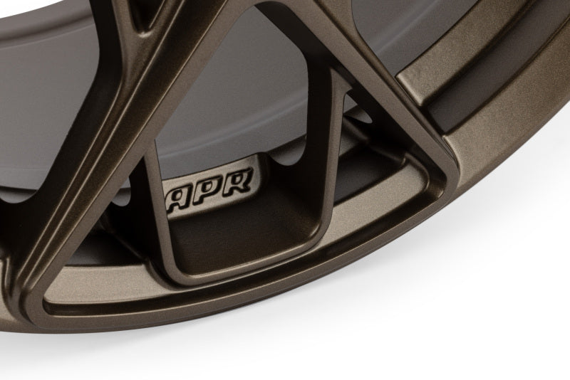 APR A02 Flow Formed 19x8.5 / 5x112 / ET45 / 66.5mm Bore / Bronze Wheel WHL00039
