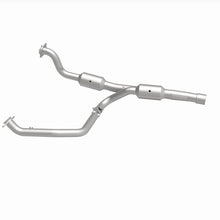 Load image into Gallery viewer, MagnaFlow 14-18 2500 V8 6.4 OEM Underbody Direct Fit Converter