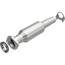 Load image into Gallery viewer, MagnaFlow 04-06 Toyota Sienna 3.3L Direct Fit Converter