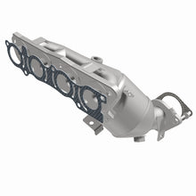 Load image into Gallery viewer, MagnaFlow Direct Fit Catalytic Converter 20-21 Nissan Kicks 1.6L Single Manifold