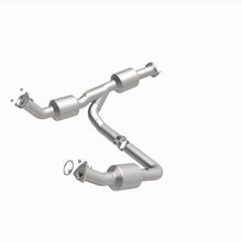 Load image into Gallery viewer, MagnaFlow 18-20 Chevrolet Express 2500 Single Underbody 4.3L Direct Fit Catalytic Converter