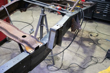 Load image into Gallery viewer, Rust Buster 97-03 Ford F150 Front Bed Mount - Right Side