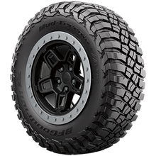 Load image into Gallery viewer, BFGoodrich Mud-Terrain T/A KM3 265/75R16 123Q E 09381