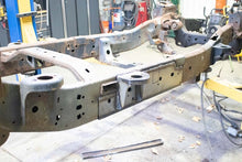 Load image into Gallery viewer, Rustbuster Center Cab Mount