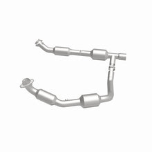 Load image into Gallery viewer, MagnaFlow 05-08 Ford E-350 Super Duty 5.4L Direct Fit Converter