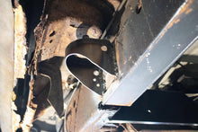 Load image into Gallery viewer, Rust Buster Avalanche/Suburban/Yukon Center Body Frame Mount