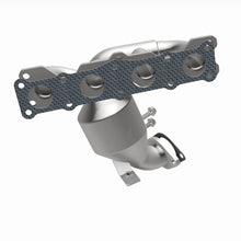 Load image into Gallery viewer, MagnaFlow 2015 Kia Optima 2.4L Direct Fit Catalytic Converter