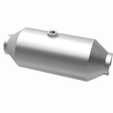 Load image into Gallery viewer, MagnaFlow MagnaFlow 2.5 in. OEM Grade Federal / EPA Compliant Universal Catalytic Converter