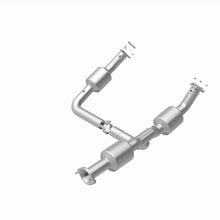 Load image into Gallery viewer, MagnaFlow 18-20 Chevrolet Express 2500 Single Underbody 4.3L Direct Fit Catalytic Converter