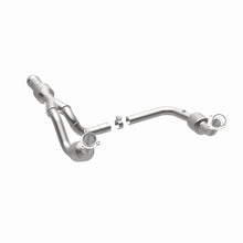 Load image into Gallery viewer, MagnaFlow 11-14 Escalade 6.2 Underbody Direct Fit Converter