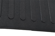 Load image into Gallery viewer, Dee Zee 99-06 GM Silverado/Sierra/07 Classic 6.5ft. Heavyweight Bed Mat