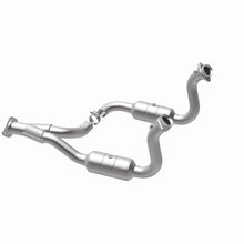 Load image into Gallery viewer, MagnaFlow 08-10 Ford F-350 Super Duty 6.8L Direct Fit Converter