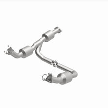 Load image into Gallery viewer, MagnaFlow 18-20 Chevrolet Express 2500 Single Underbody 4.3L Direct Fit Catalytic Converter