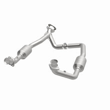 Load image into Gallery viewer, MagnaFlow 2003 Ford E-350 Super Duty 5.4L Direct Fit Converter