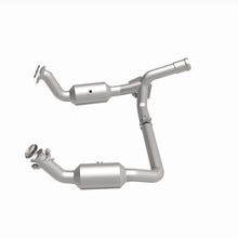 Load image into Gallery viewer, MagnaFlow 19-20 GMC Sierra 1500 Single Underbody 4.3L/5.3L Direct Fit Catalytic Converter