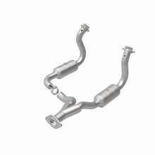 Load image into Gallery viewer, MagnaFlow 08-10 Ford F-250 Super Duty 5.4L Direct Fit Converter