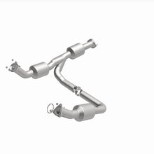 Load image into Gallery viewer, MagnaFlow 18-20 Chevrolet Express 2500 Single Underbody 4.3L Direct Fit Catalytic Converter