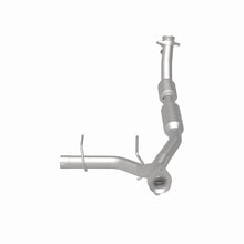 Load image into Gallery viewer, MagnaFlow 03-04 Ford Expedition 5.4L Direct Fit Converter